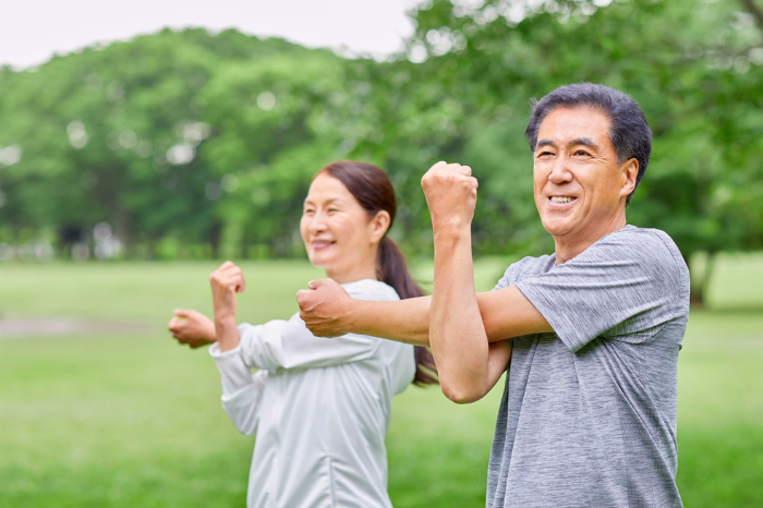 50代でも16時間断食して大丈夫?男性と女性の実践ポイント